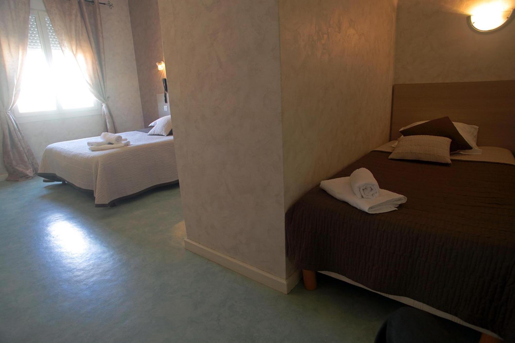 Hotel De La Plage 2 Etoiles Valras-Plage Rum bild