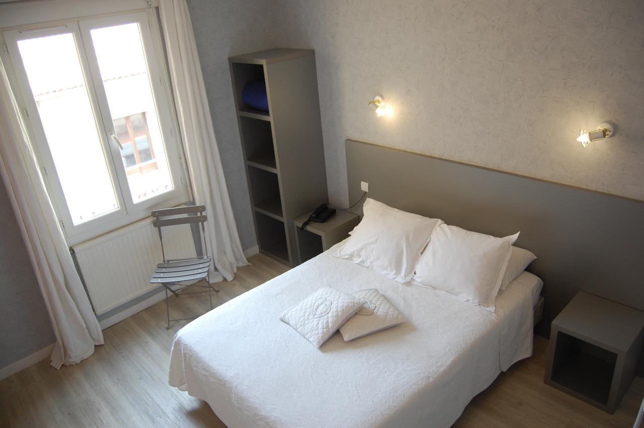 Hotel De La Plage 2 Etoiles Valras-Plage Exteriör bild
